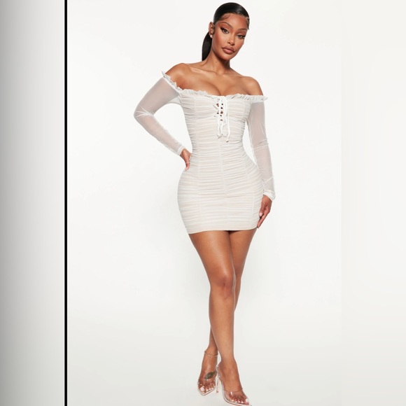 White ruched dress - Picture 3 of 4